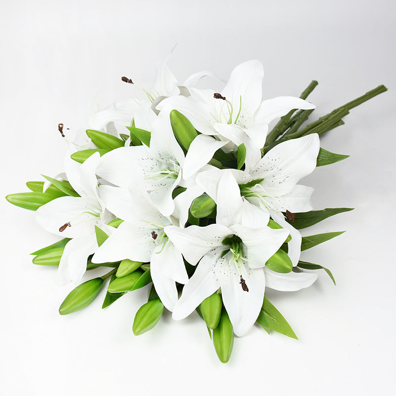 Elegant Lily Wedding Decor